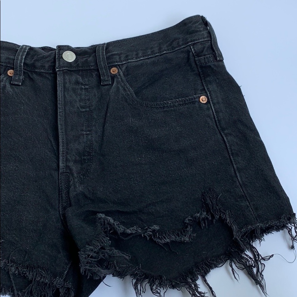 ❌❌SOLD❌❌🔹Black Levi shorts🔹 - Picture 2 of 8